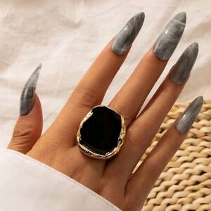 Elegant Black and Gold Statement Ring Size 8 New!